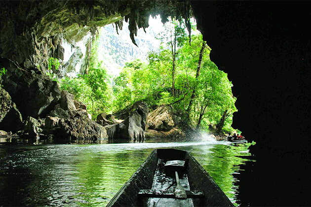 Tham Kong Lo Cave off the beaten track in Laos