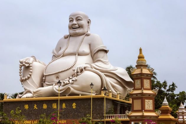 buddha statue in vinh trang pagoda