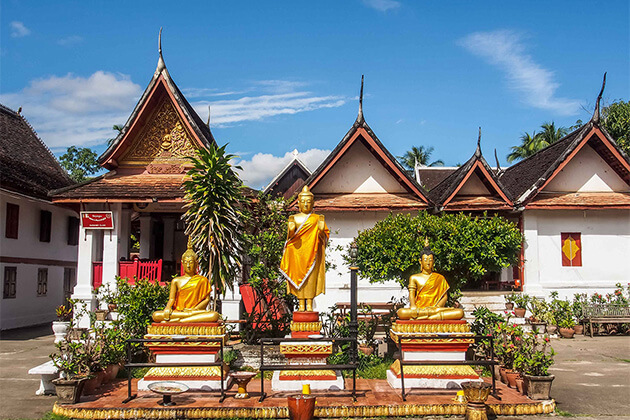 stunning Wat Mai temple in Luang Prabang