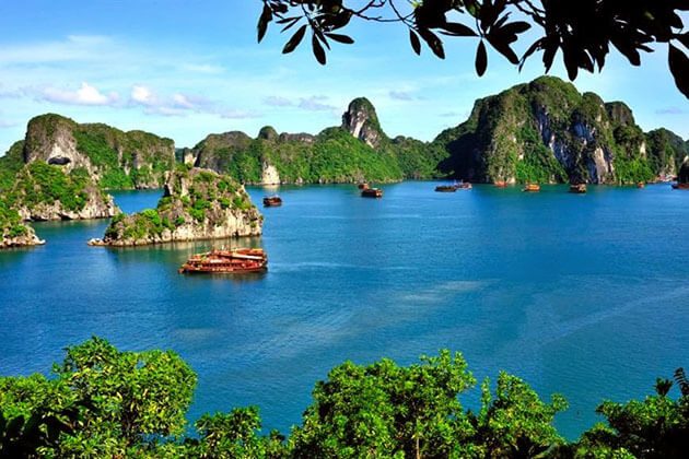 the beauty of Halong bay