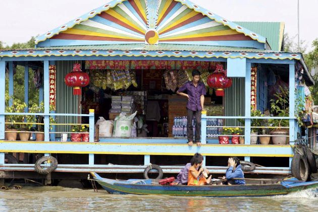 tonle sap floating store